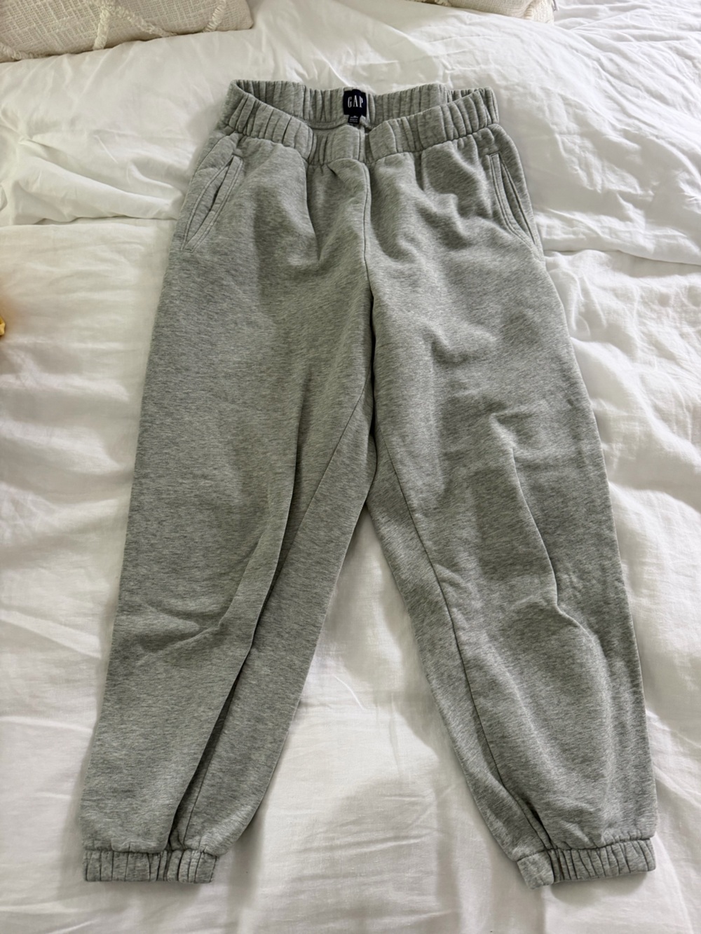 Gap medium petite jogger grey like new